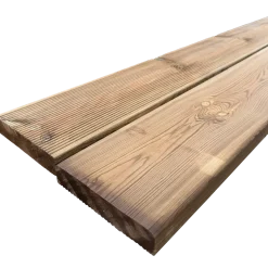 Terrassebrædder m. riller brunimprægneret 28x145 mm x 4,2 m
